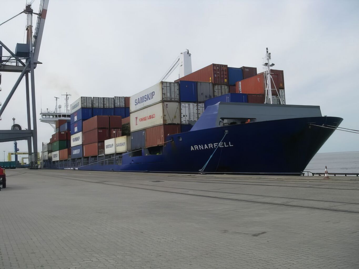 Containerschiff Arnarfell